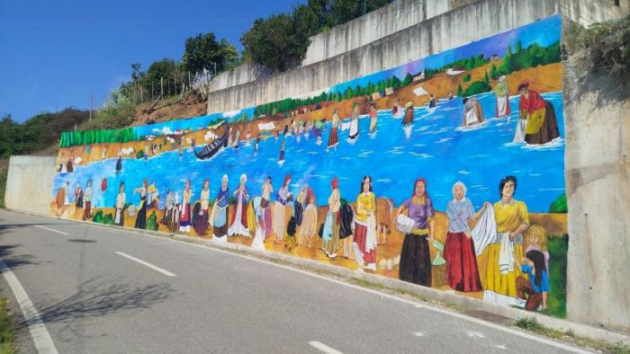 Mural de homenagem &agrave;s lavadeiras do Mondego.